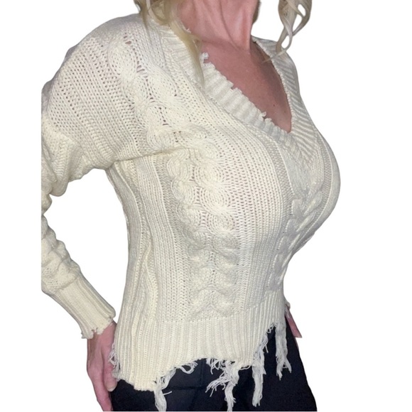 Guess ‘YVES  CABLE DESTROY SWEATER’ SZ XS Distressed V-neck Fringe Knit Sweater - Picture 1 of 5